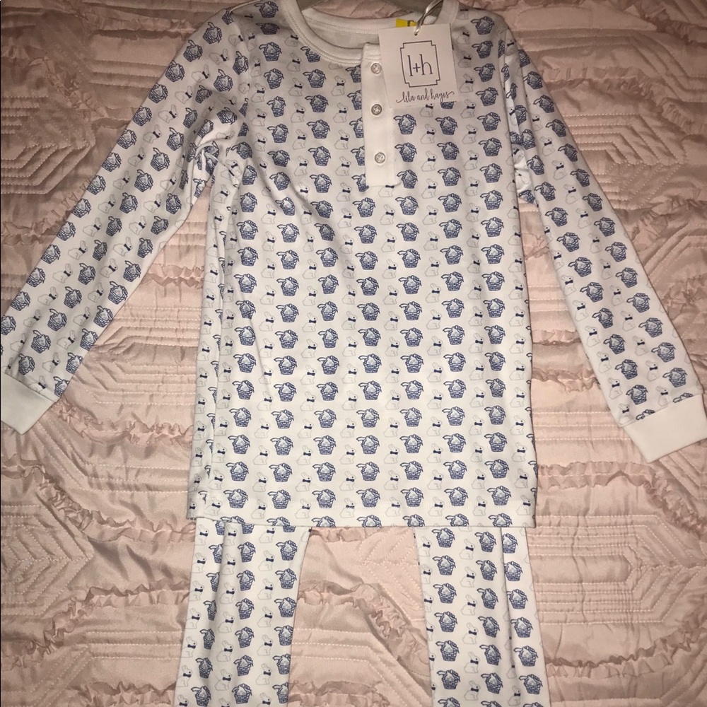 NWT Lila & Hayes Bunny Jammies